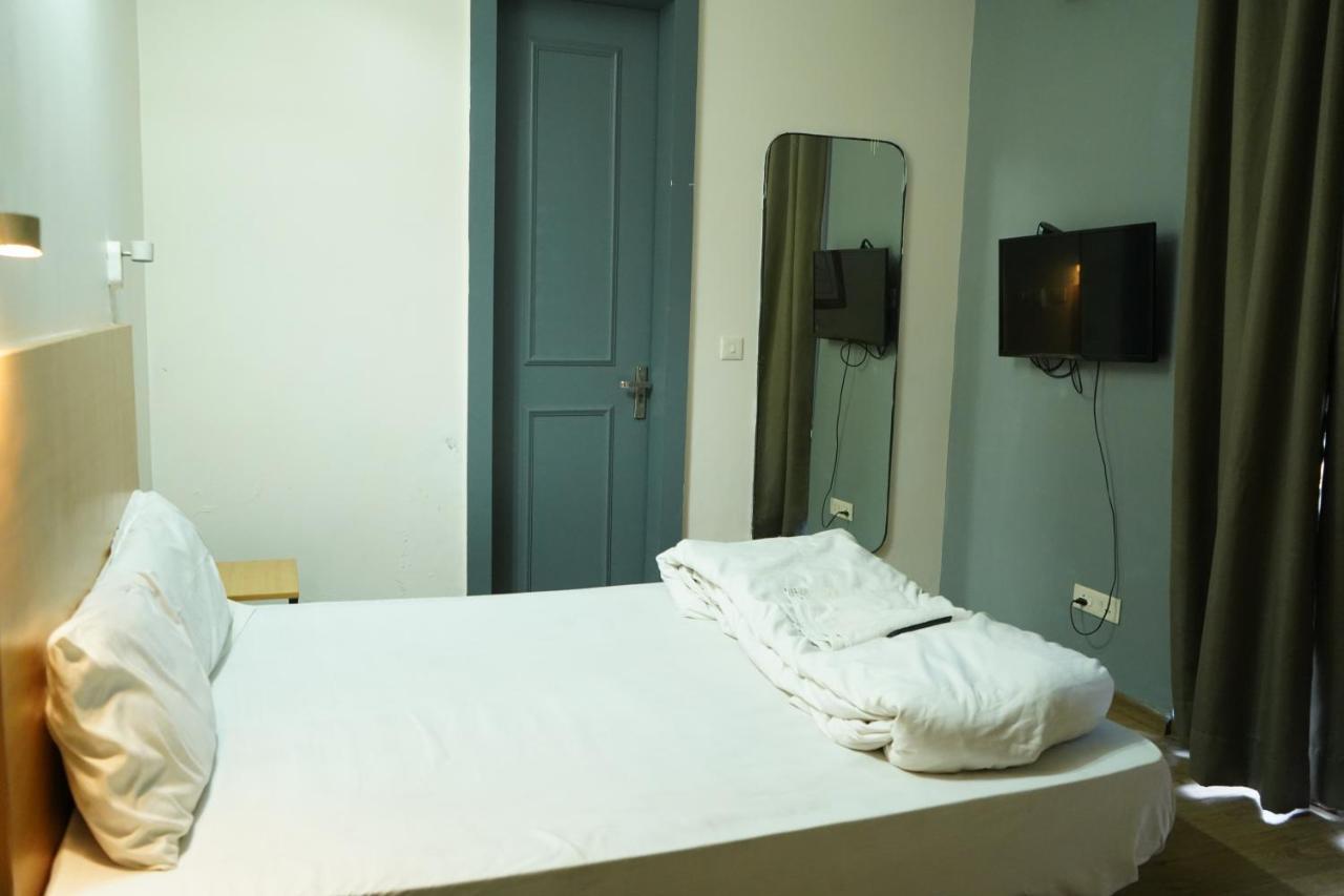 Hotel OYO Townhouse 607 Paschim Vihar Delhi  Exterior foto