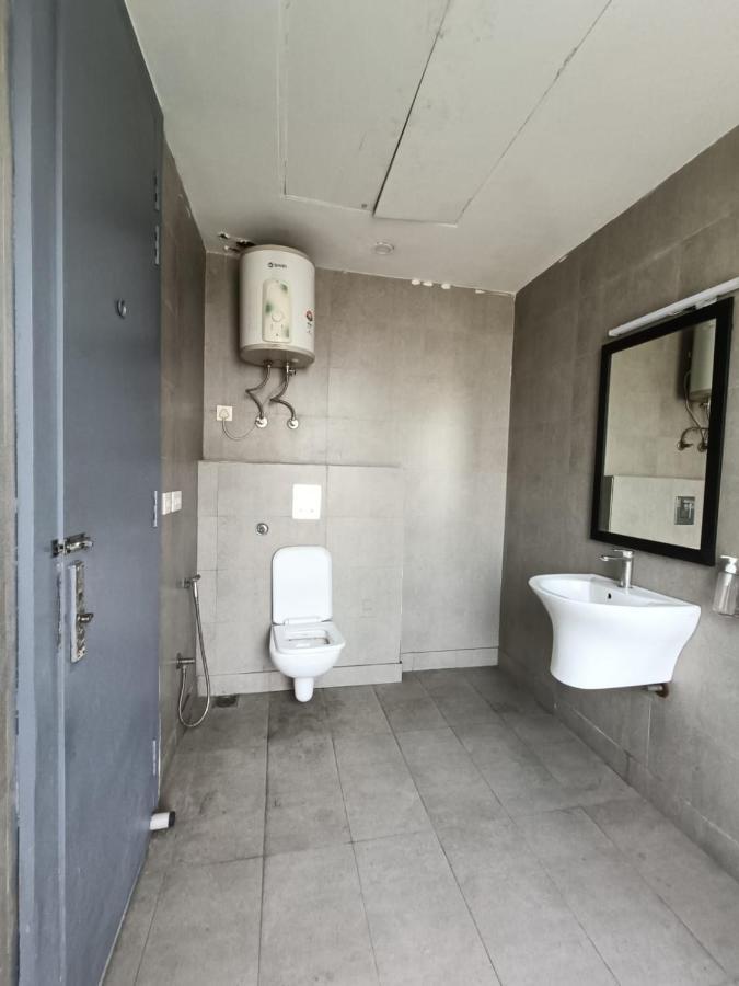 Hotel OYO Townhouse 607 Paschim Vihar Delhi  Exterior foto