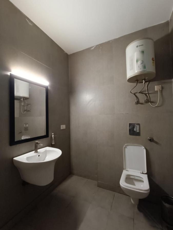 Hotel OYO Townhouse 607 Paschim Vihar Delhi  Exterior foto