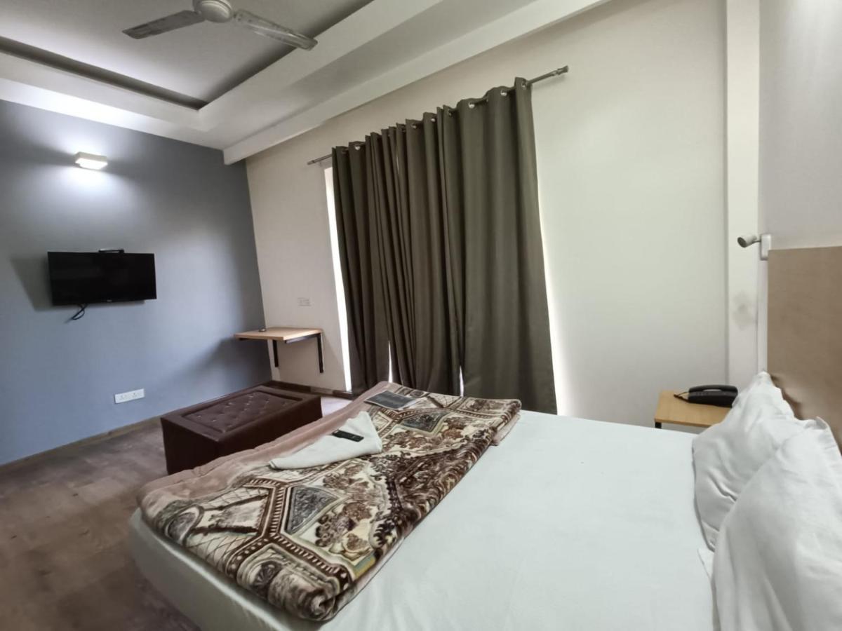 Hotel OYO Townhouse 607 Paschim Vihar Delhi  Exterior foto